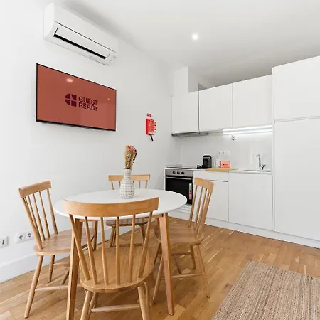 Guestready-chic Urban Retreat In Centre Apartment Porto